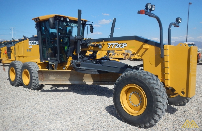 Автогрейдер John Deere 772G